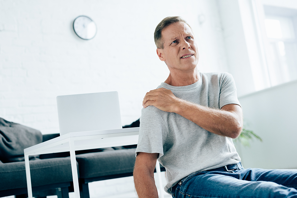 5 exercises that may improve the symptoms of thoracic outlet syndrome