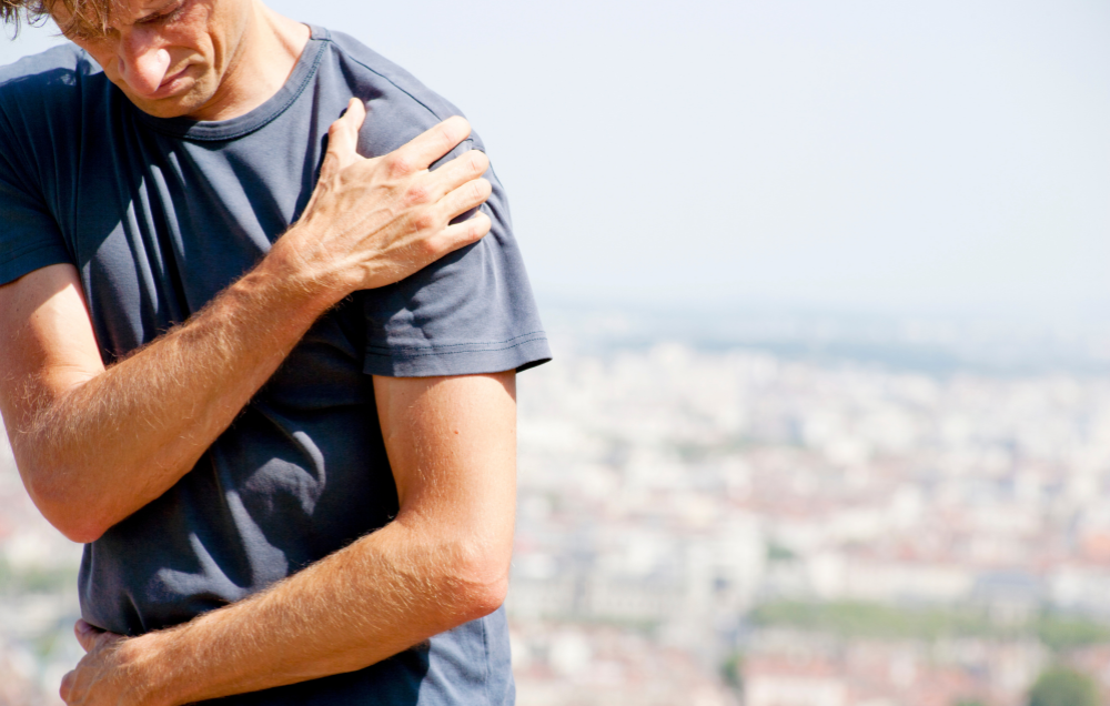 Shoulder hurting? 3 top shoulder physical therapy exercises you should try
